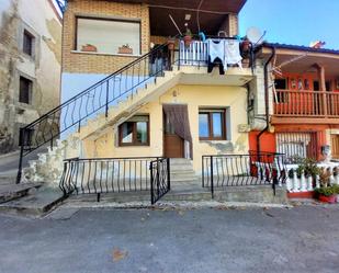 Vista exterior de Casa o xalet en venda en Valdáliga amb Terrassa