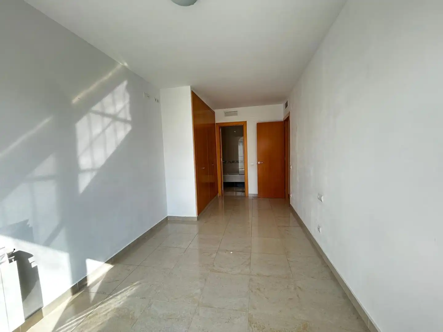 Schlafzimmer von Wohnung zum Verkauf in Sitges mit Klimaanlage, Heizung und Terrasse