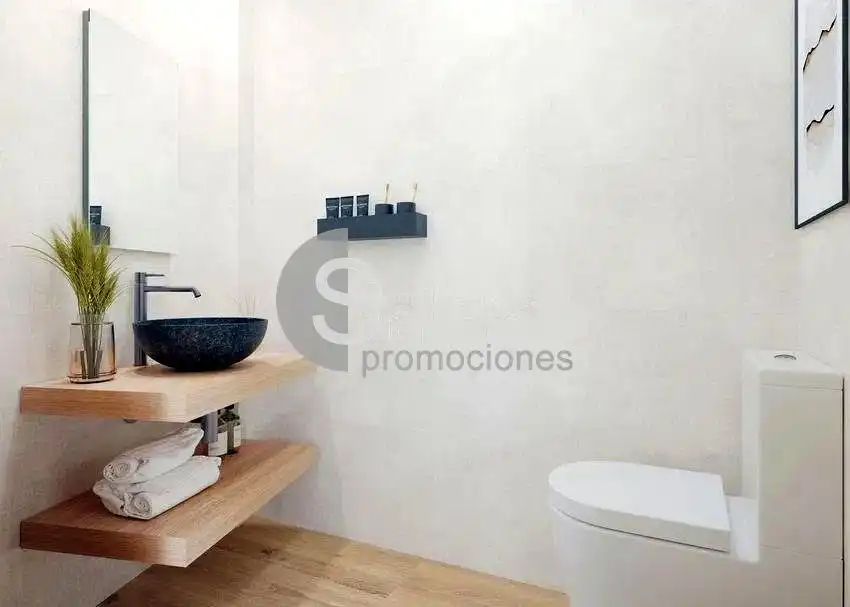 Badezimmer von Erdgeschoss zum Verkauf in Málaga mit Klimaanlage und Terrasse
