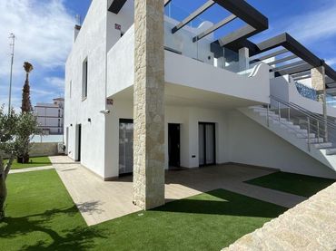 Bungalow amb balcó en venda a Orihuela Costa