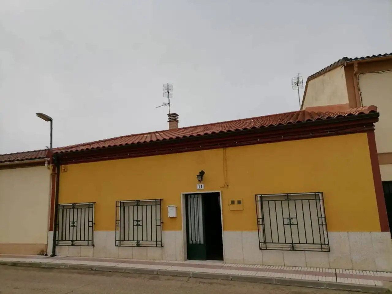 Exterior view of Detached homes for sale in Sancti-Spíritus (Salamanca)  with Heating and Furnished