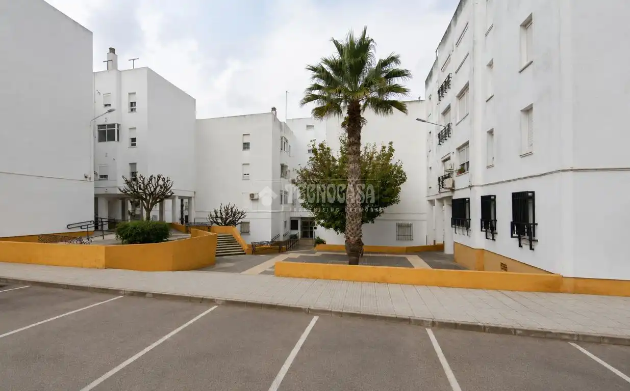 Vista exterior de Pis en venda en Chiclana de la Frontera amb Moblat