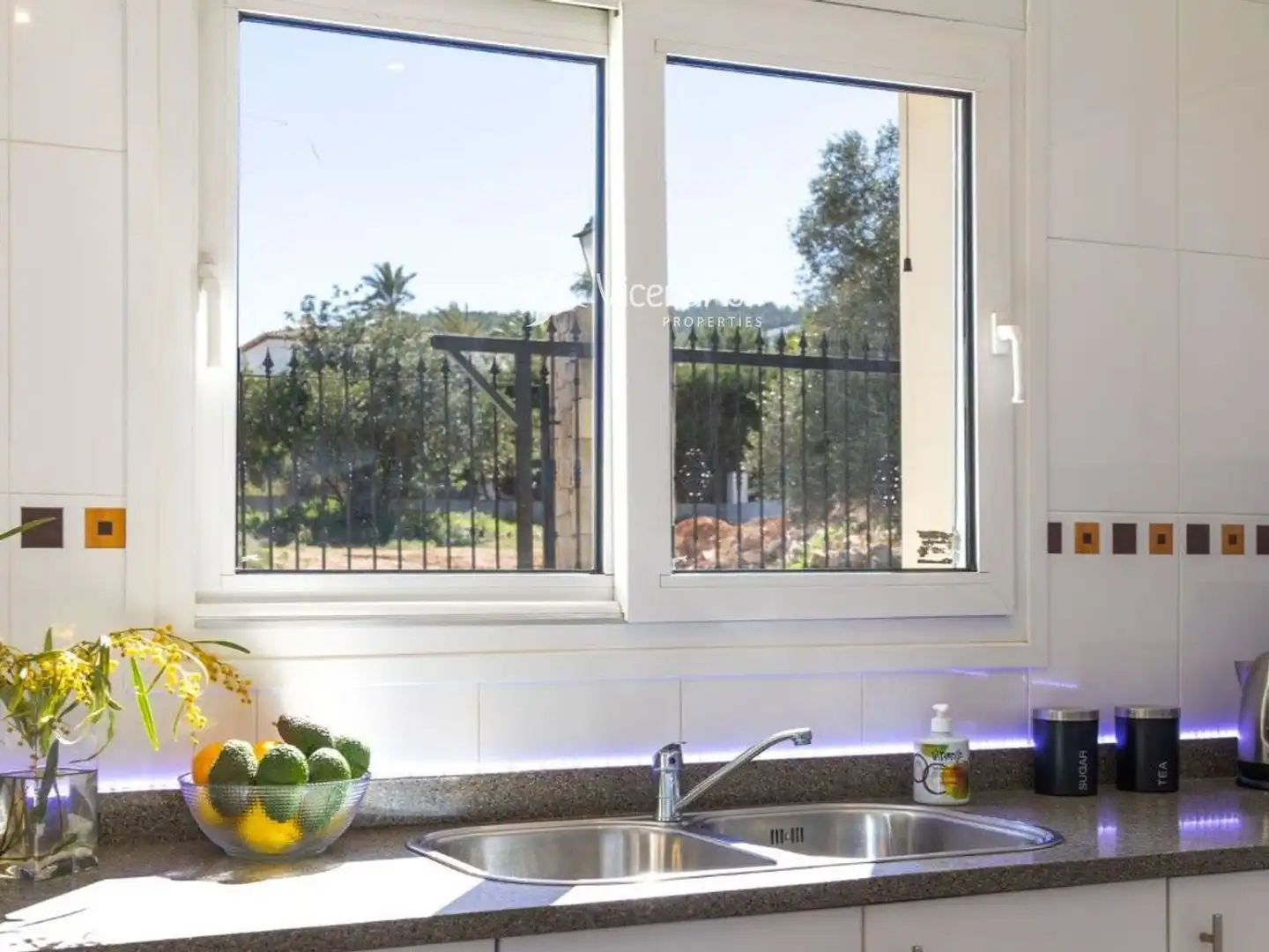 Kitchen of Houses for sale in Jávea / Xàbia  with Air Conditioner, Terrace and Swimming Pool