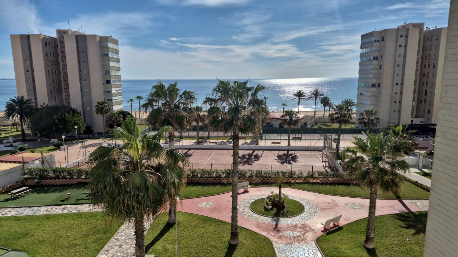Dormitori de Apartament en venda en Alicante / Alacant amb Terrassa i Piscina comunitària