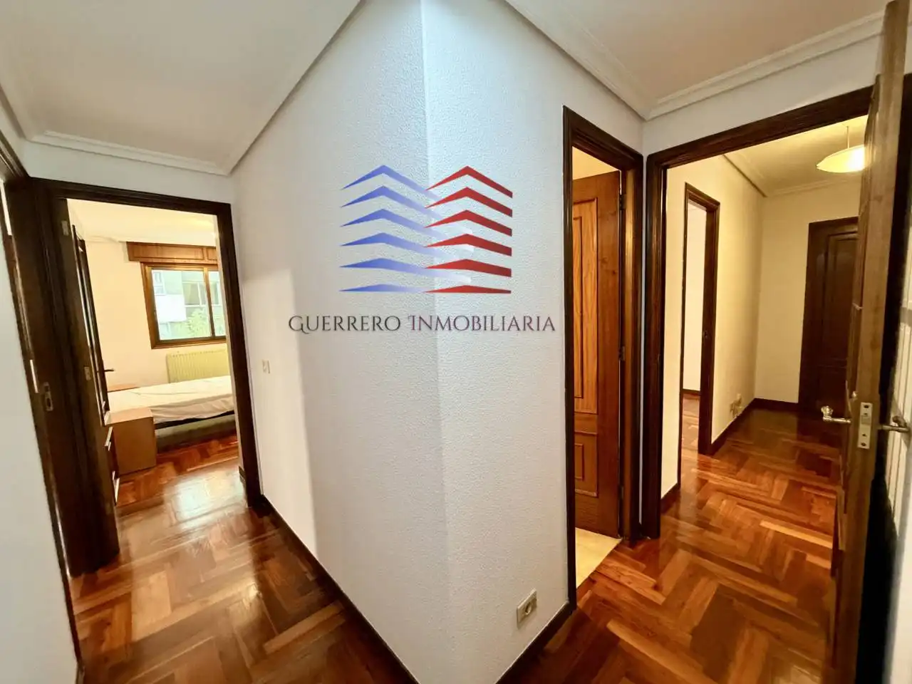 Piso de alquiler en Vigo  con Calefacción, Parquet y Terraza