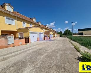 Exterior view of Single-family semi-detached for sale in Villarrubio  with Air Conditioner