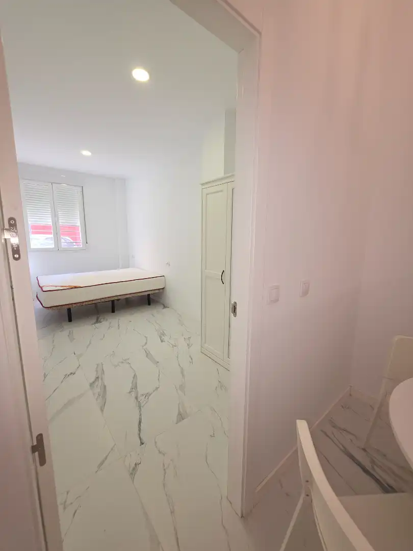 Estudio de alquiler en Calle Maestro Guerrero, 11, Parque Ayala - Jardín de la Abadía - Huelín
