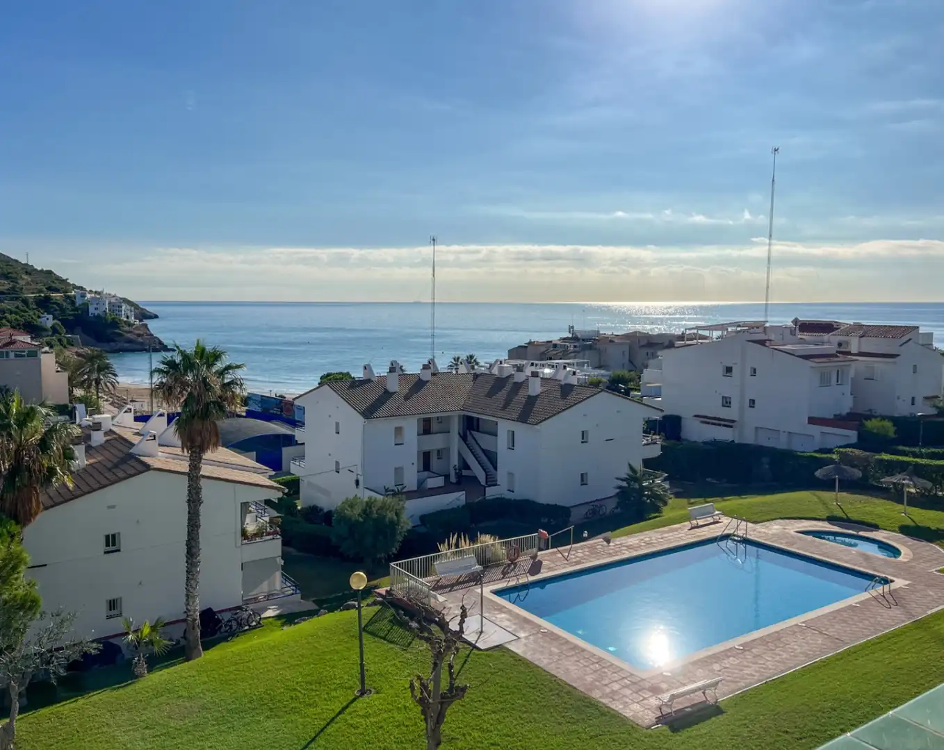 Vista exterior de Pis en venda en Sitges amb Aire condicionat, Calefacció i Jardí privat