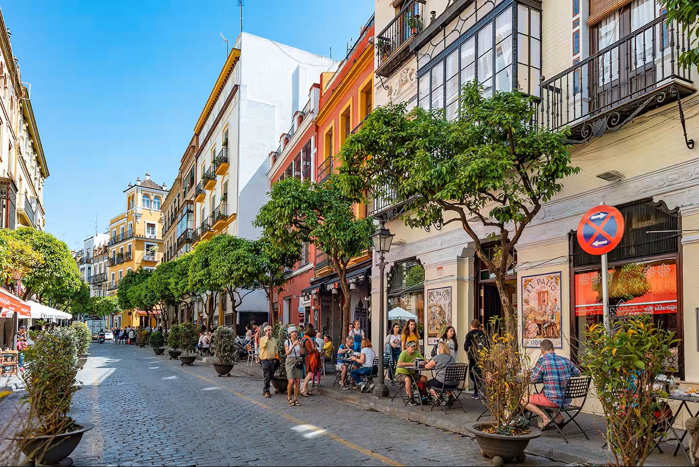 Exterior view of Flat to rent in  Sevilla Capital  with Air Conditioner, Heating and Furnished