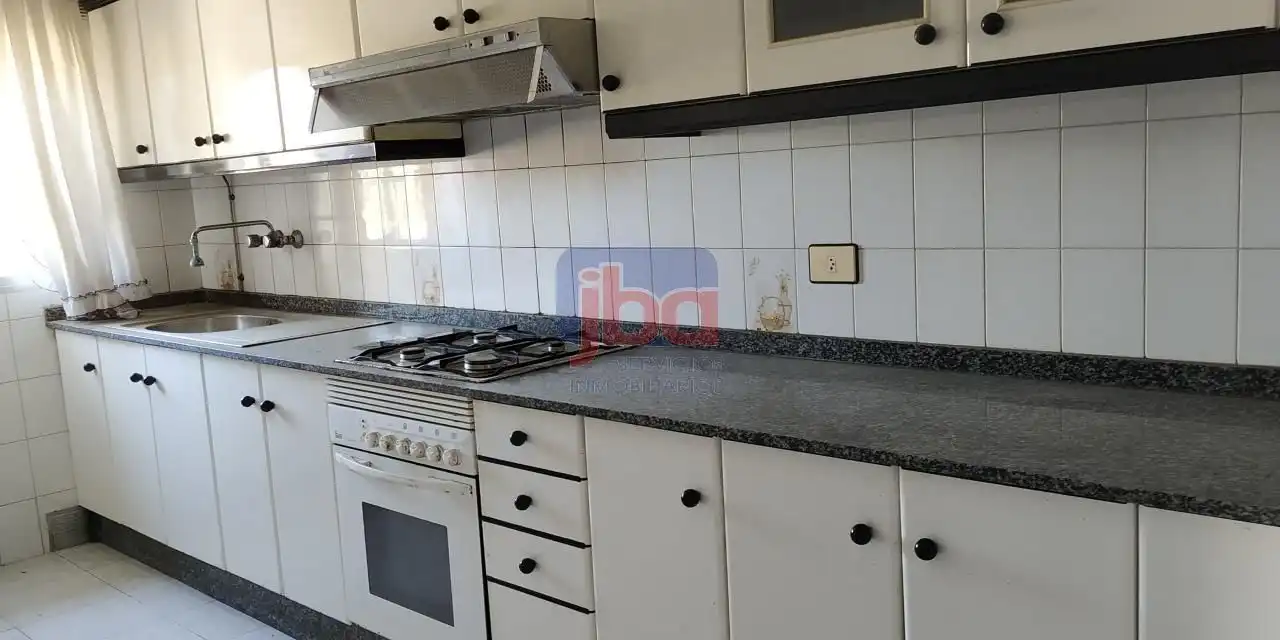 Cocina de Casa o chalet en venta en Ourense Capital  con Calefacción