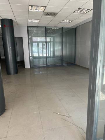 Local comercial en Alquiler en Oromana
