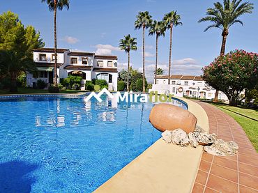 Adosado con piscina en venta en Avinguda de Jaume I