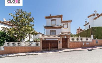 Vista exterior de Casa o xalet en venda en La Zubia amb Aire condicionat, Calefacció i Jardí privat