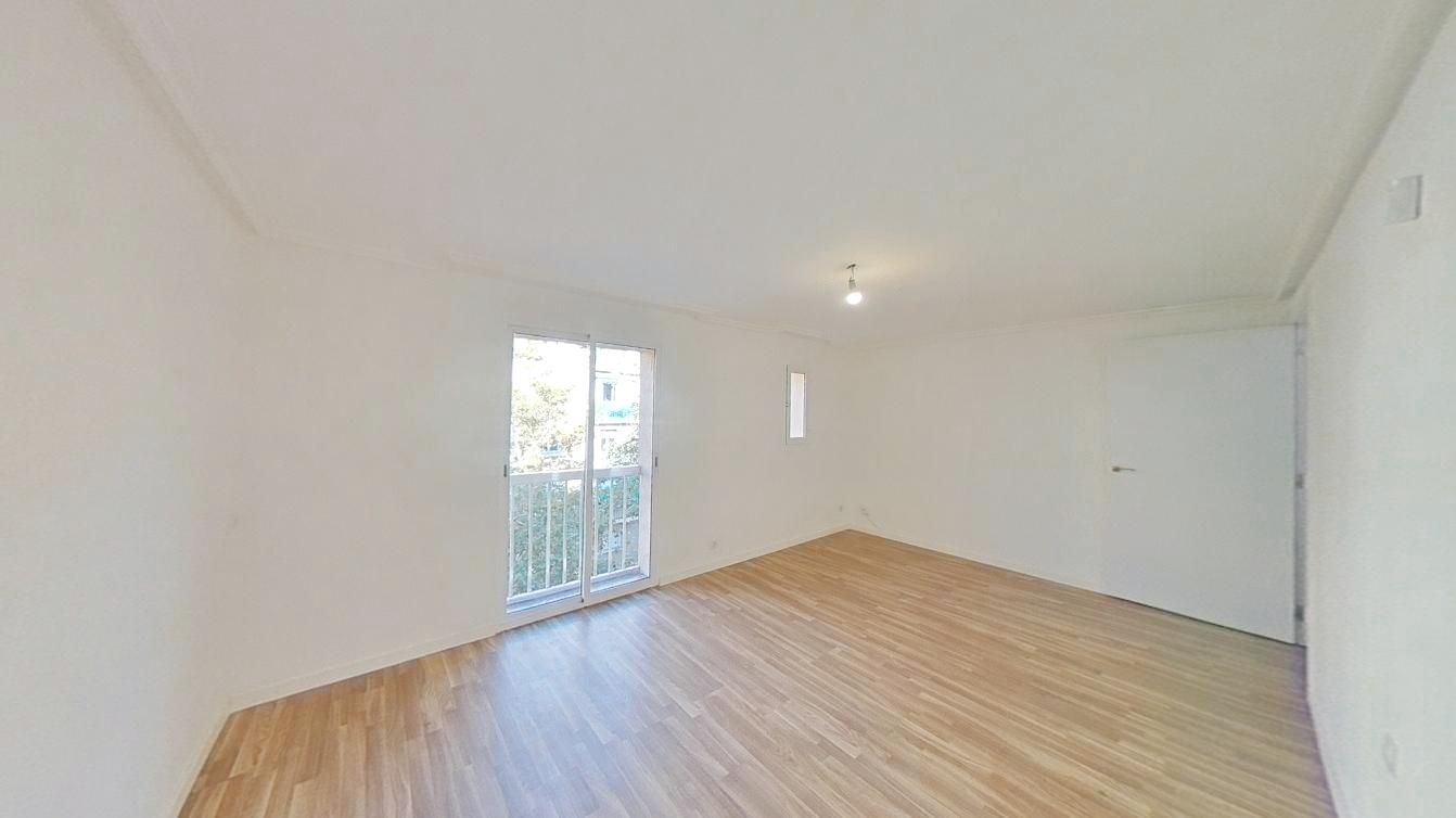 Bedroom of Flat for sale in  Madrid Capital