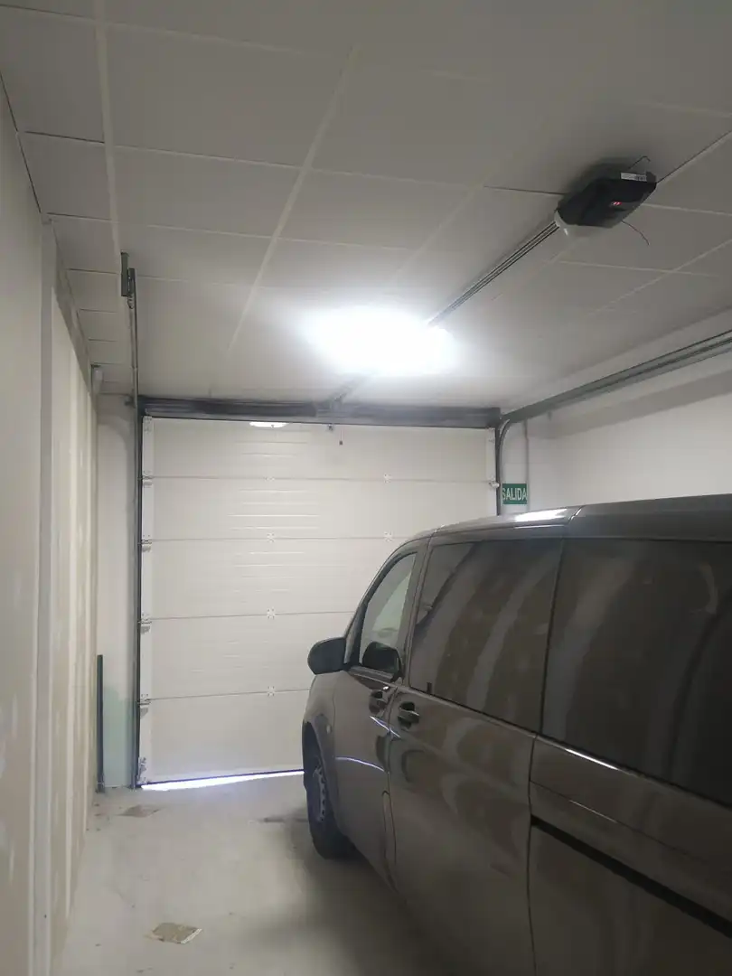 Parkplatz von Fabrikhallen zum Verkauf in Paiporta