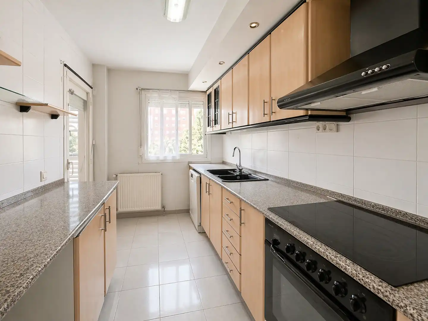 Kitchen of Flat for sale in Mollet del Vallès  with Air Conditioner and Heating