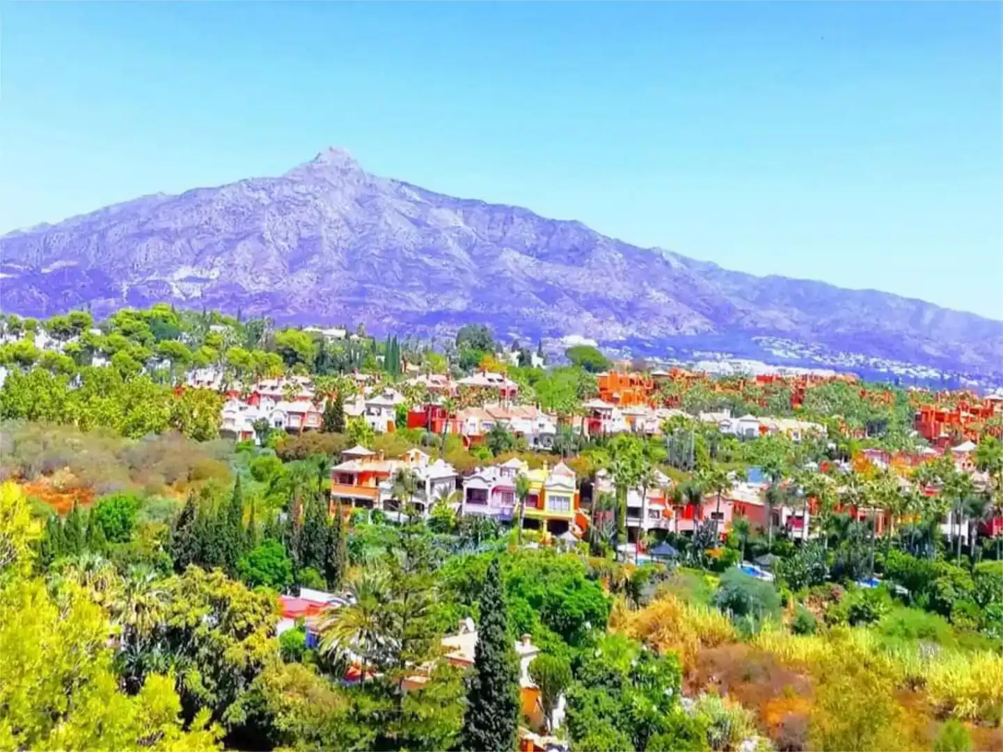 Exterior view of Flat for share in Marbella  with Air Conditioner, Private garden and Furnished