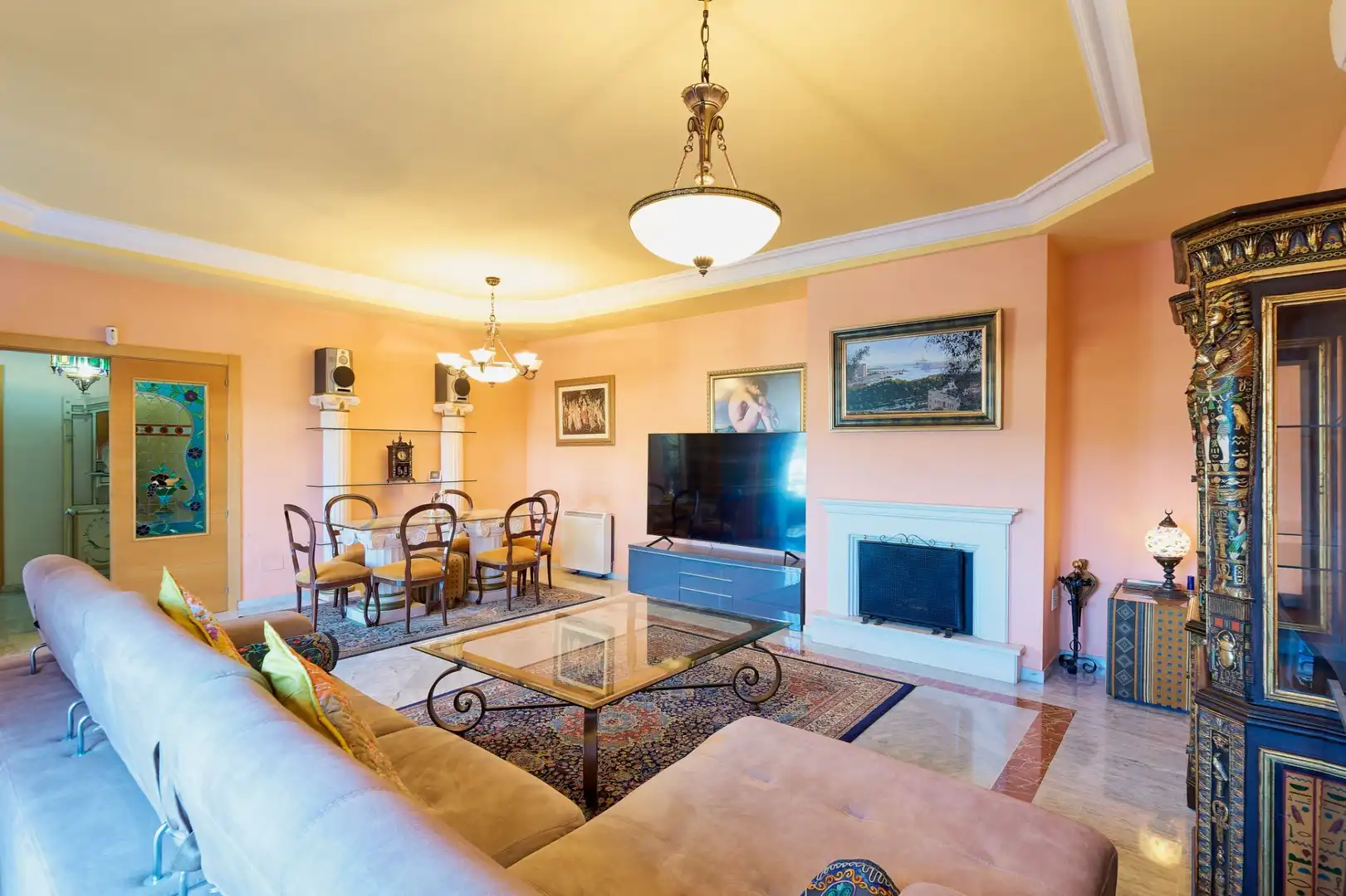 Sala d'estar de Casa o xalet en venda en Málaga amb Aire condicionat, Calefacció i Jardí privat