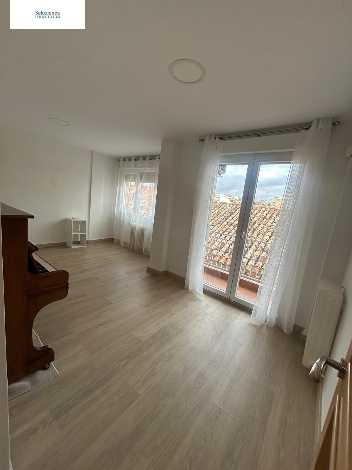 Dormitori de Pis en venda en  Albacete Capital amb Aire condicionat i Balcó