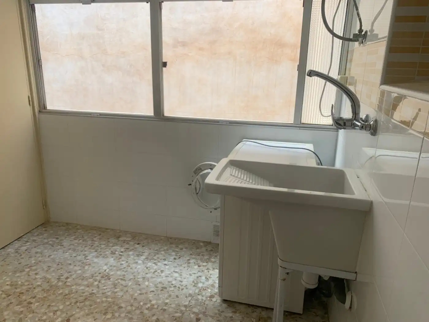 Baño de Piso de alquiler en Alicante / Alacant con Amueblado y Balcón