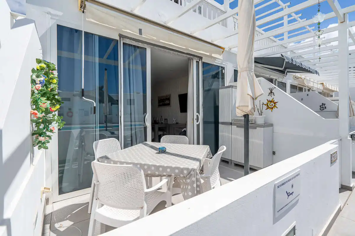 Terraza de Piso en venta en Tías con Balcón y Piscina comunitaria