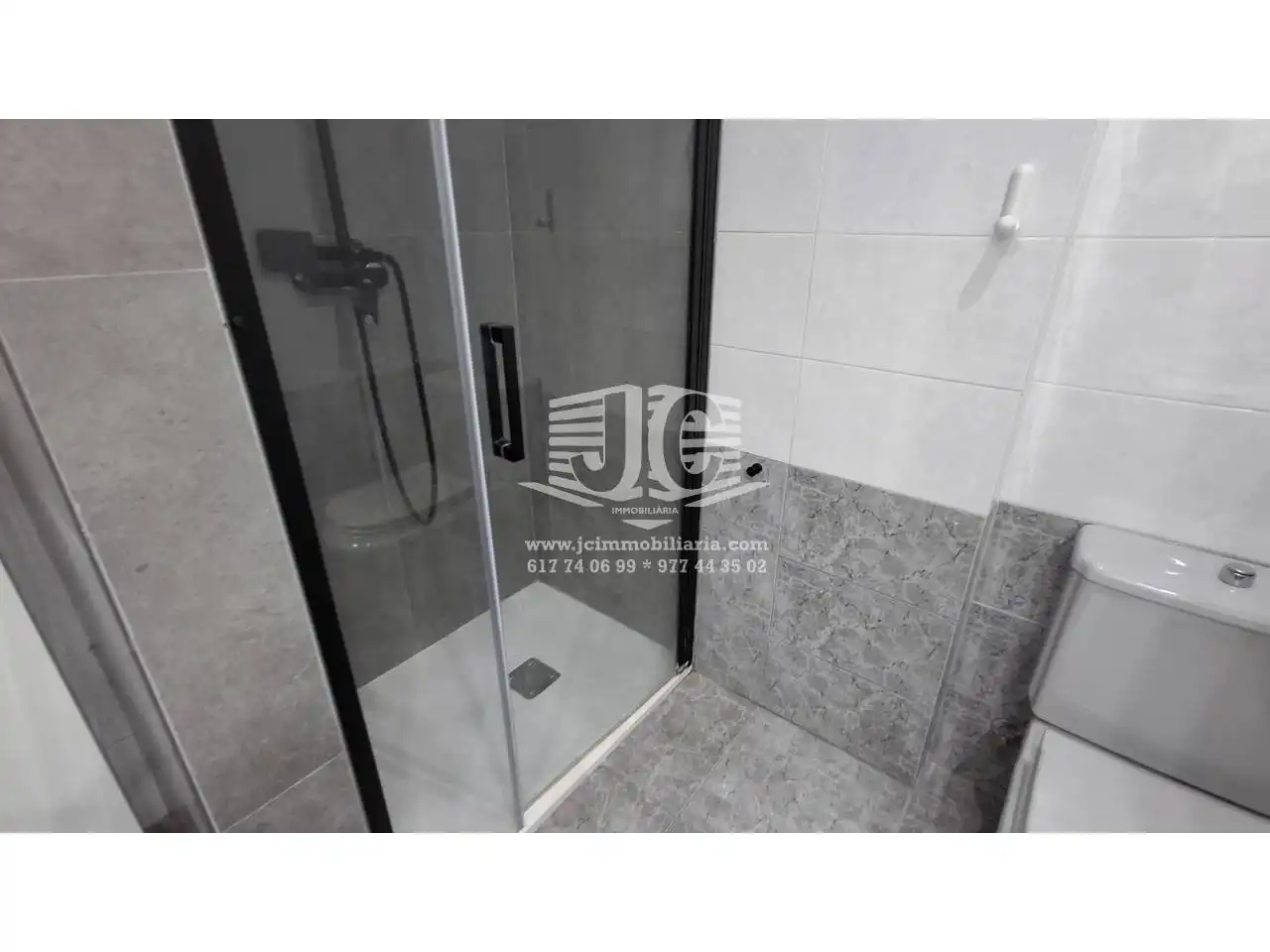 Bathroom of Flat for rent in Tortosa  with Air Conditioner, Terrace and Community pool