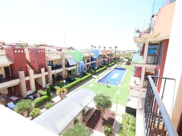 Apartment mit Pool zum Verkauf in Orihuela Costa