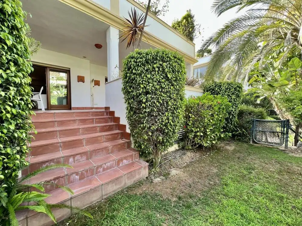 Exterior view of Ground floor for rent in Marbella  with Air Conditioner, Private garden and Terrace