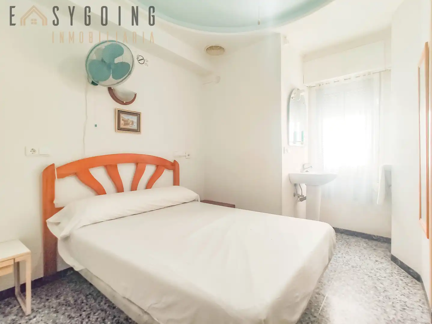 Habitación de Edificio en venta en Santa Pola