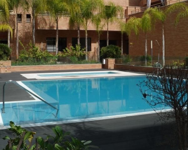 Piscina de Piso de alquiler en  Córdoba Capital con Aire acondicionado, Calefacción y Terraza