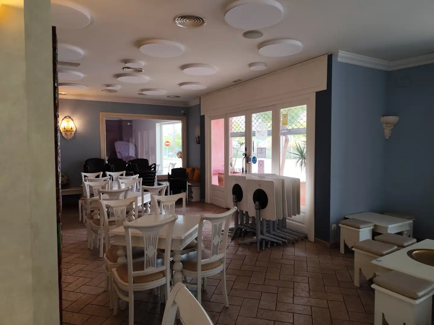 Locale commerciale in cessione a Calle Navarro Ledesma 162