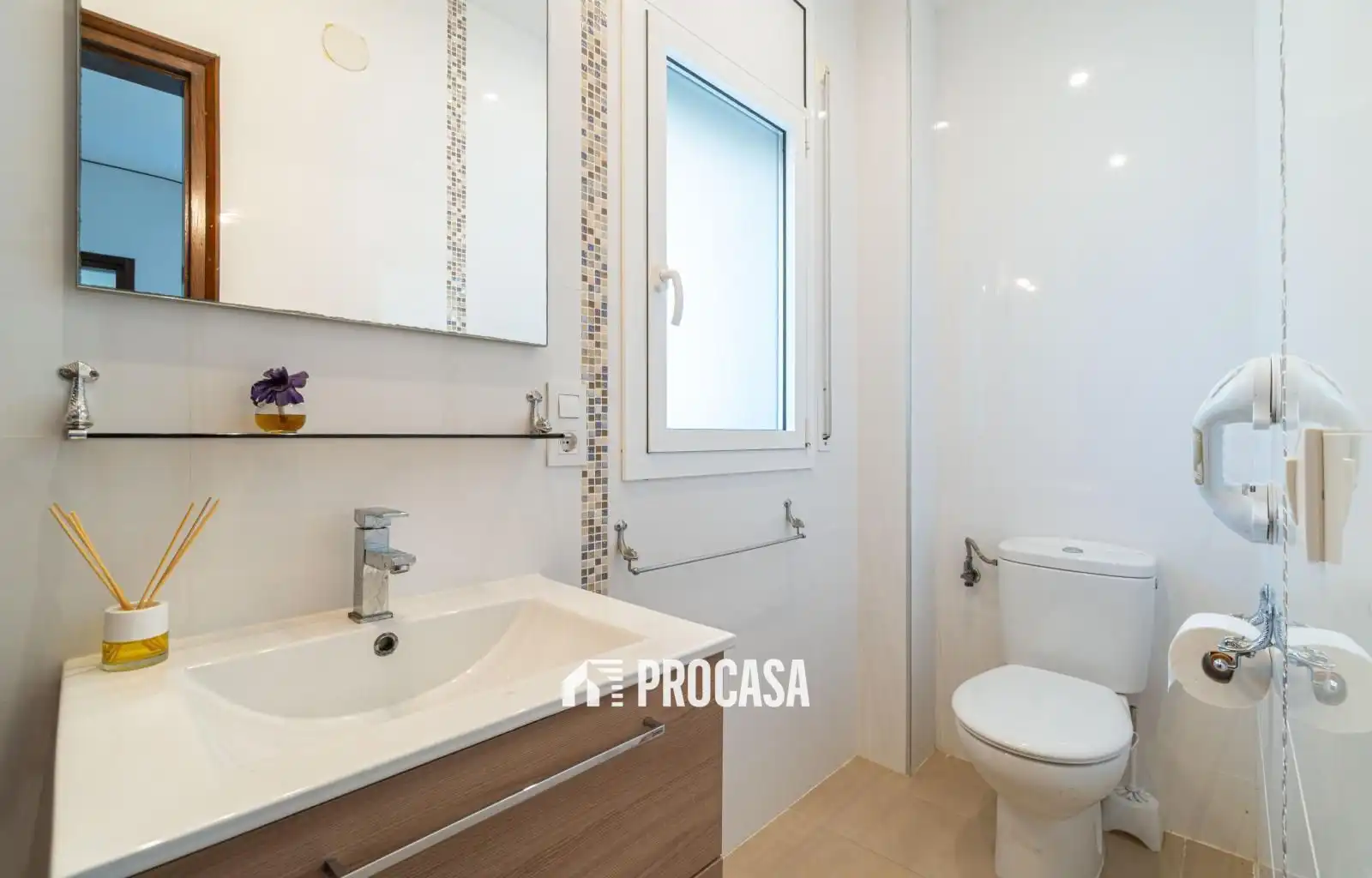 Bany de Casa o xalet en venda en Empuriabrava amb Aire condicionat, Piscina i Moblat