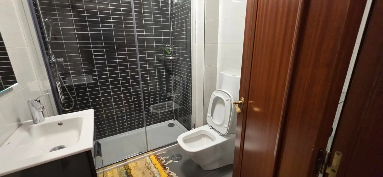 Bathroom of Flat for sale in Argamasilla de Calatrava  with Air Conditioner, Terrace and Furnished