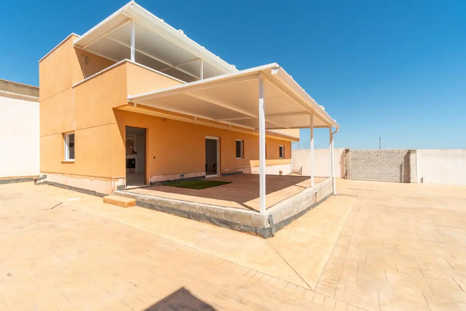 House with terrace for sale in Carretera de hurchillo, imagen 2