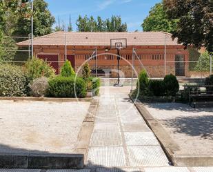 Exterior view of Single-family semi-detached for sale in  Madrid Capital  with Air Conditioner, Heating and Private garden