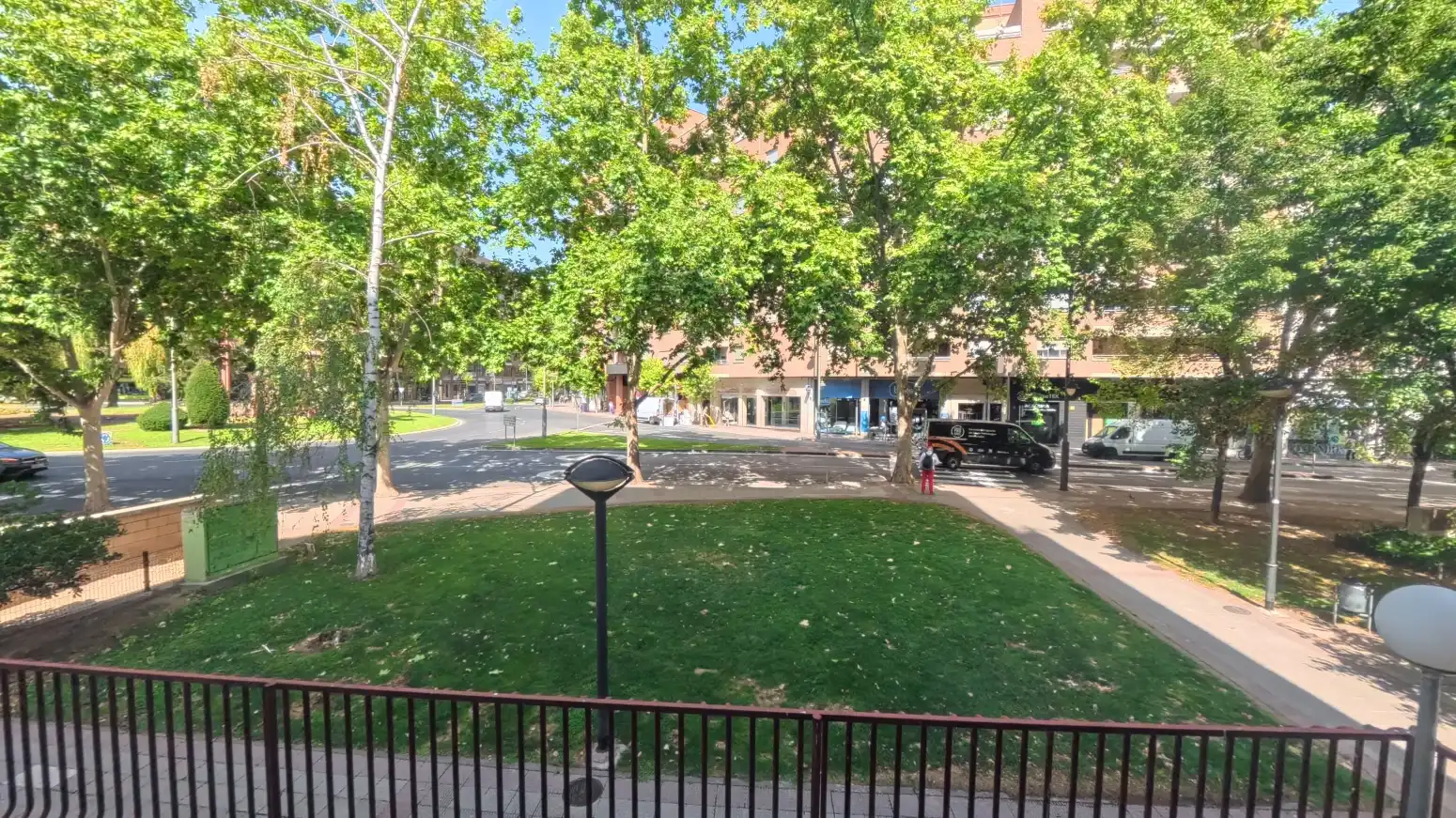Vista exterior de Piso en venta en  Logroño con Calefacción, Parquet y Terraza