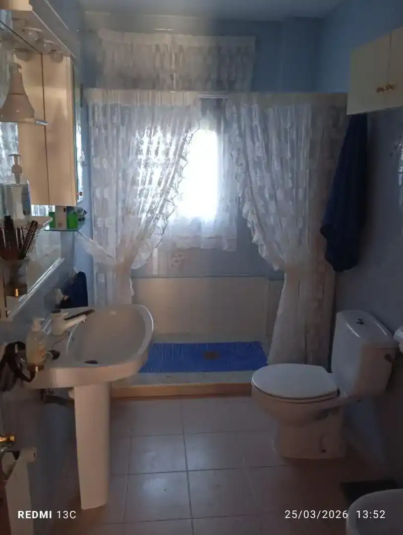 Bathroom of Houses for sale in Reíllo  with Furnished