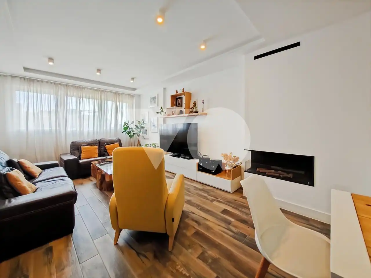 Sala d'estar de Àtic en venda en Madrid amb Aire condicionat, Calefacció i Jardí privat
