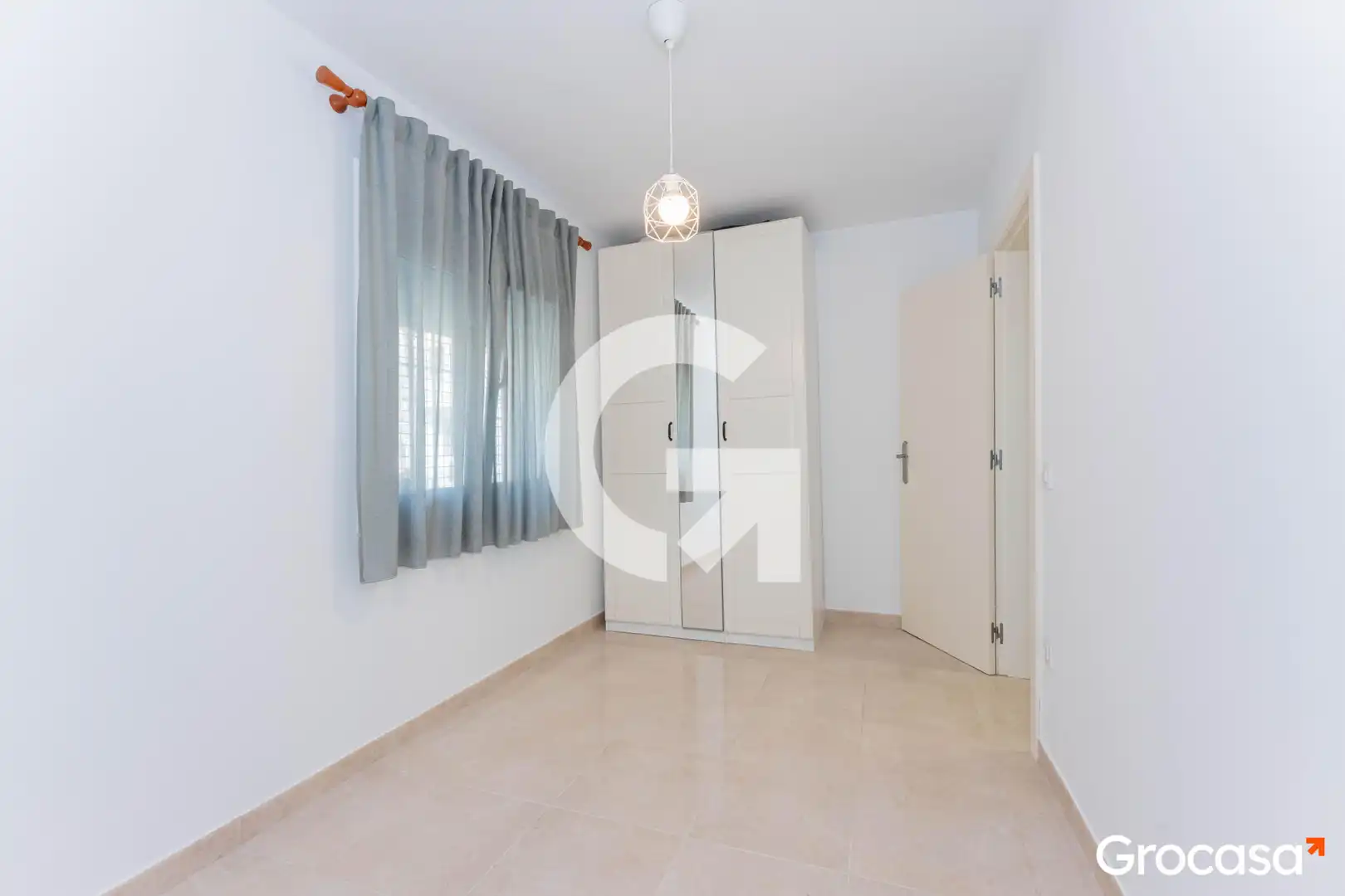 Bedroom of Flat for sale in Cornellà de Llobregat  with Air Conditioner and Oven