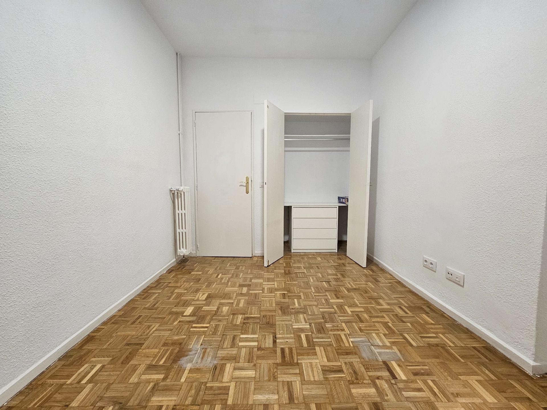 Dormitori de Pis de lloguer en  Madrid Capital amb Calefacció