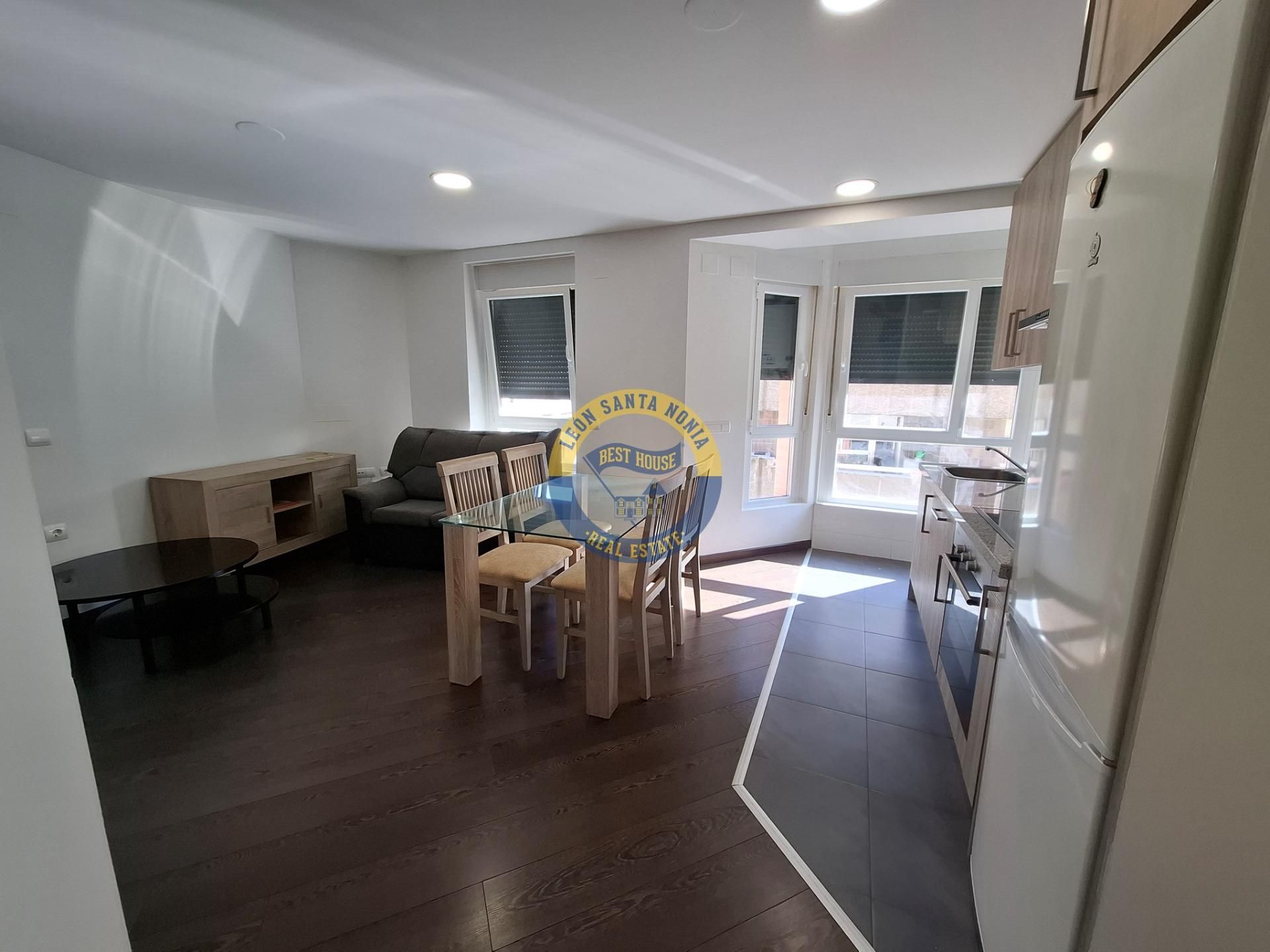 Vista exterior de Apartament de lloguer en León Capital  amb Calefacció