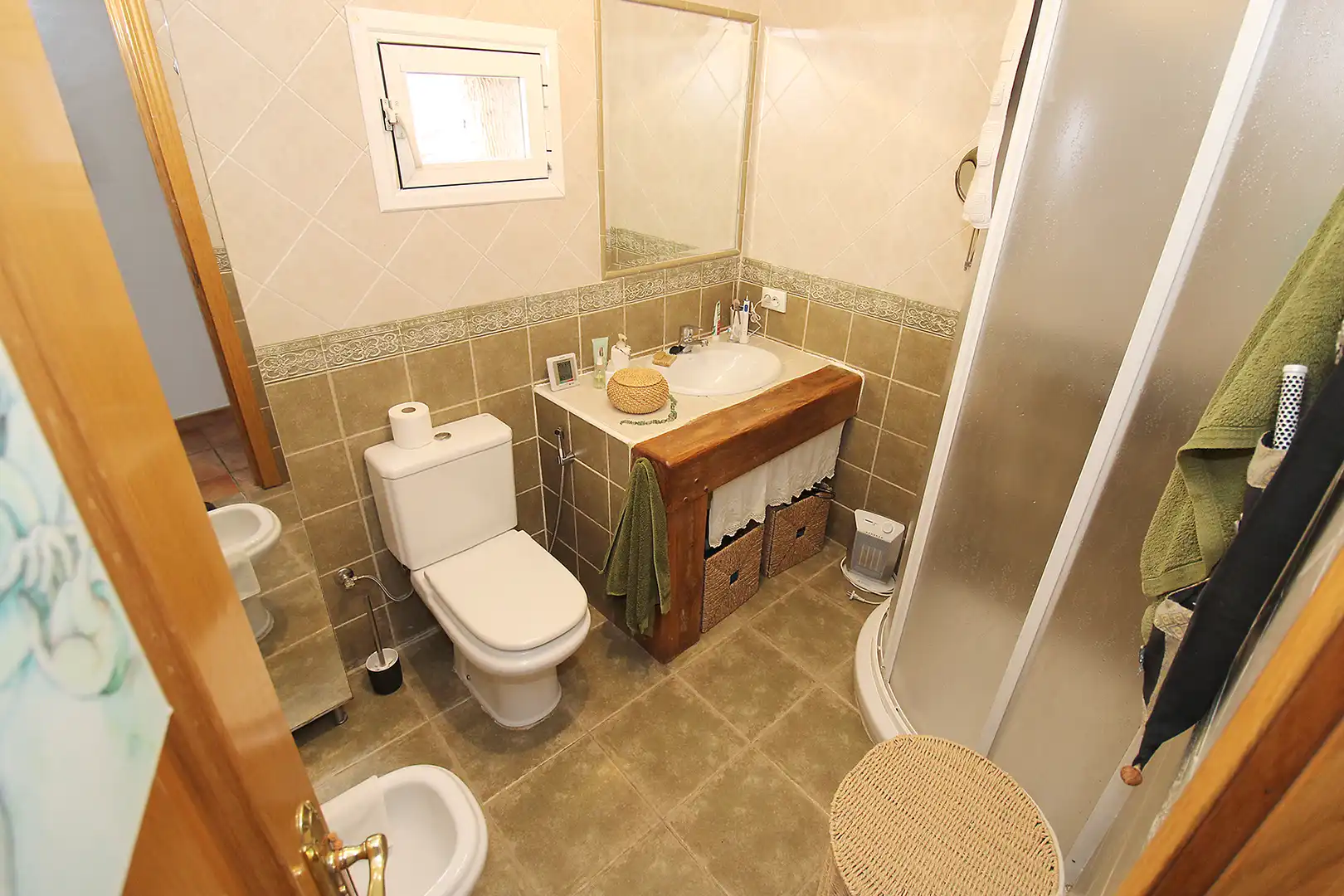 Baño de Casa adosada en venta en El Atazar con Calefacción, Terraza y Trastero