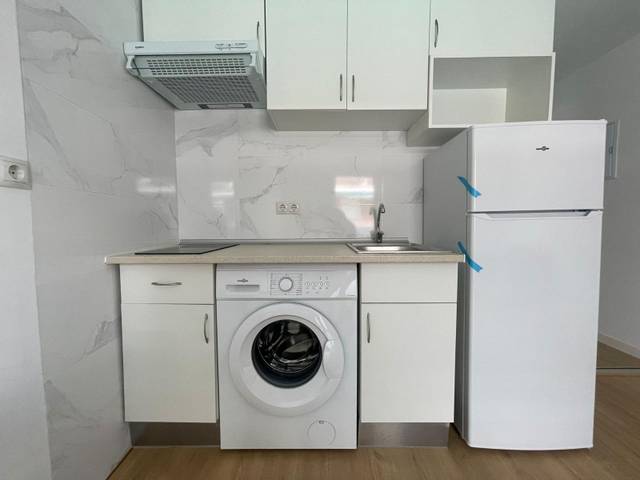 Piso en Venta en Calle FUNDIDORES en Pino Montano - Consolación