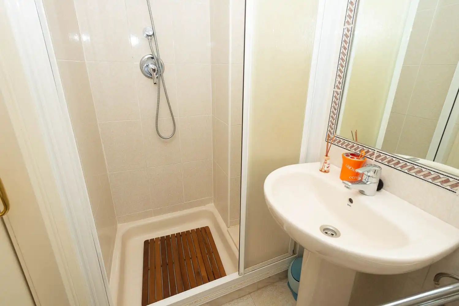 Bathroom of Apartments for sale in Calpe / Calp  with Air Conditioner, Terrace and Community pool