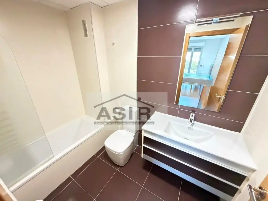 Bathroom of Flat for rent in Alzira  with Air Conditioner