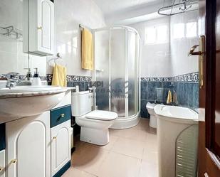 Bathroom of House or chalet for sale in Lucena