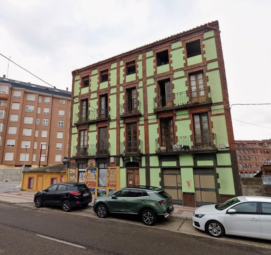 Exterior view of Flat for sale in León Capital 