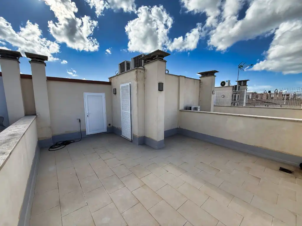 Terrasse von Einfamilien-Reihenhaus zum Verkauf in  Palma de Mallorca mit Klimaanlage, Terrasse und Möbliert