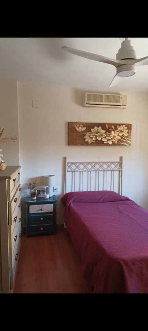 Bedroom of Flat to rent in  Sevilla Capital  with Furnished