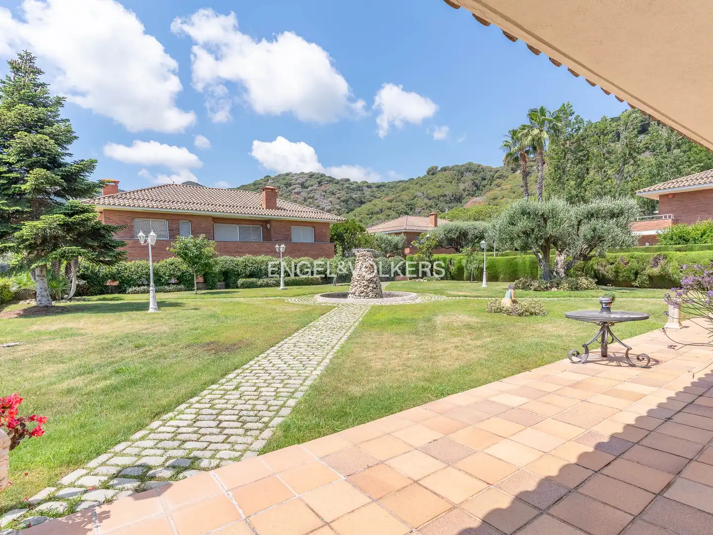 Vista exterior de Casa o xalet de lloguer en Argentona amb Aire condicionat, Calefacció i Jardí privat